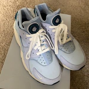 Nike huarache blue tint